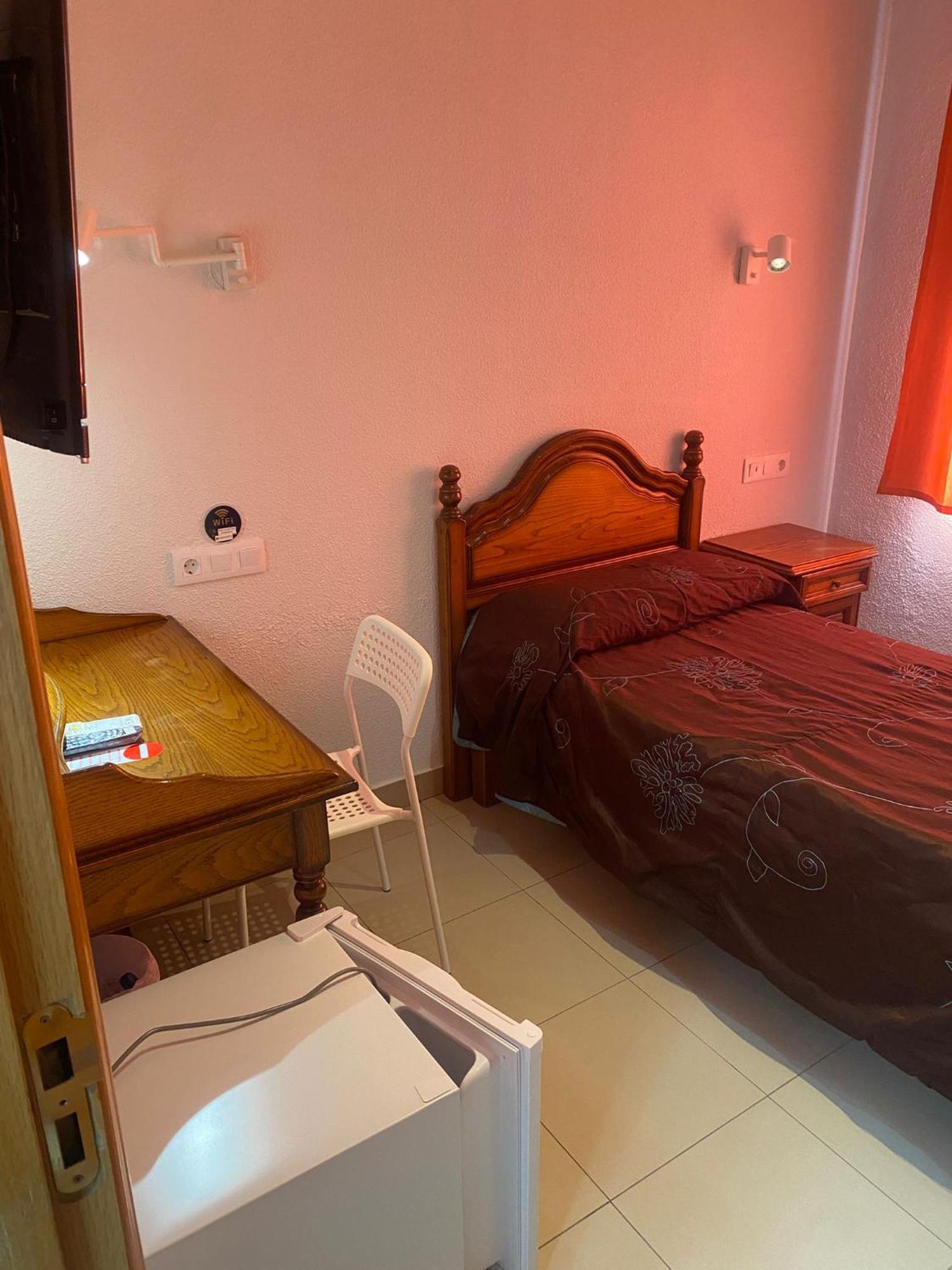 Hostal Retiro Madrid Eksteriør bilde