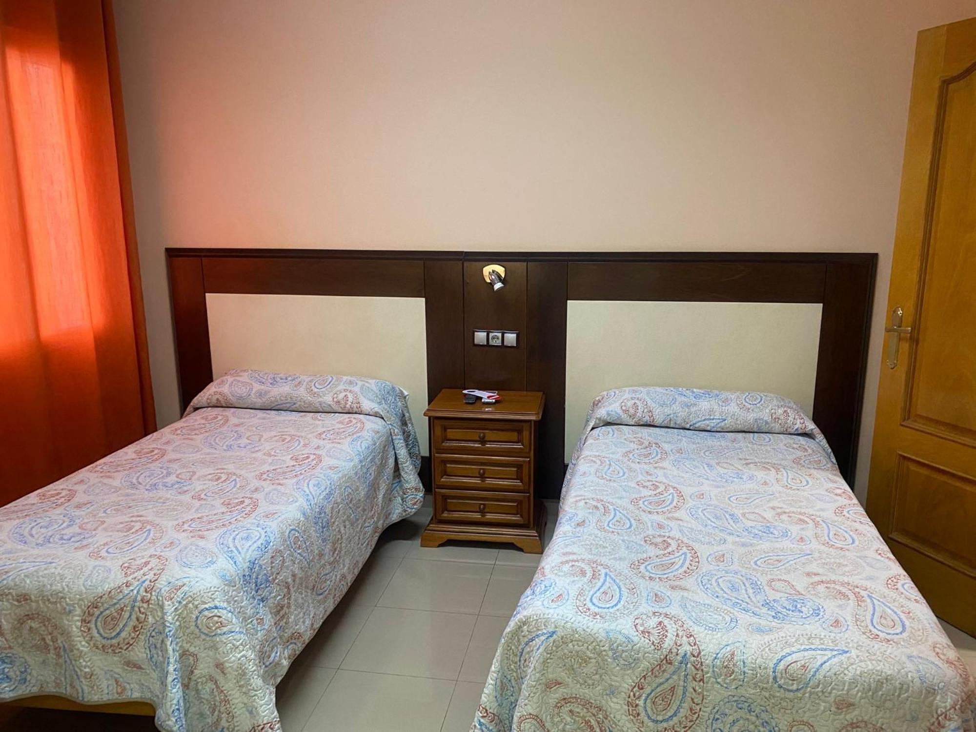 Hostal Retiro Madrid Eksteriør bilde