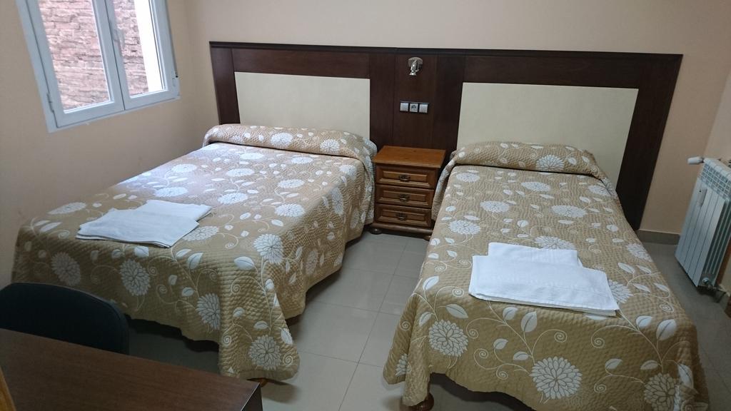 Hostal Retiro Madrid Rom bilde