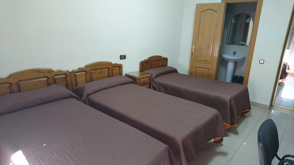 Hostal Retiro Madrid Eksteriør bilde